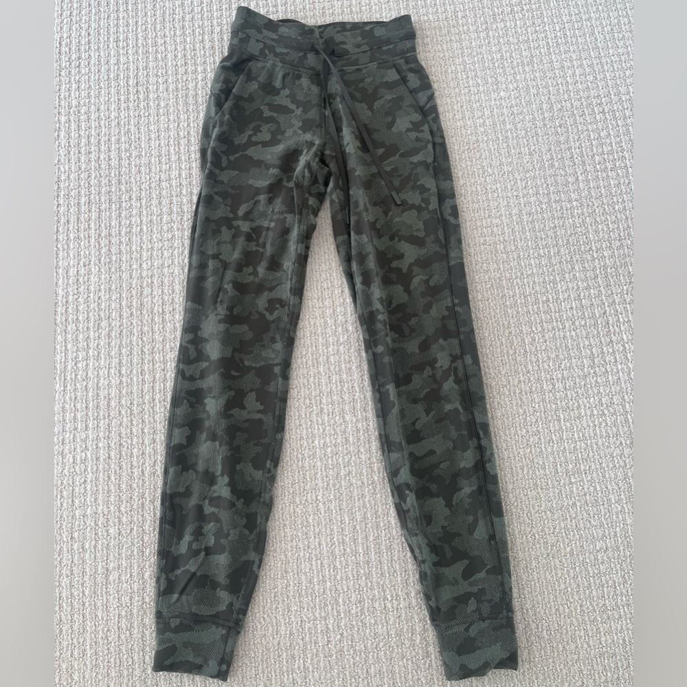 Lululemon Ready to Rulu Jogger